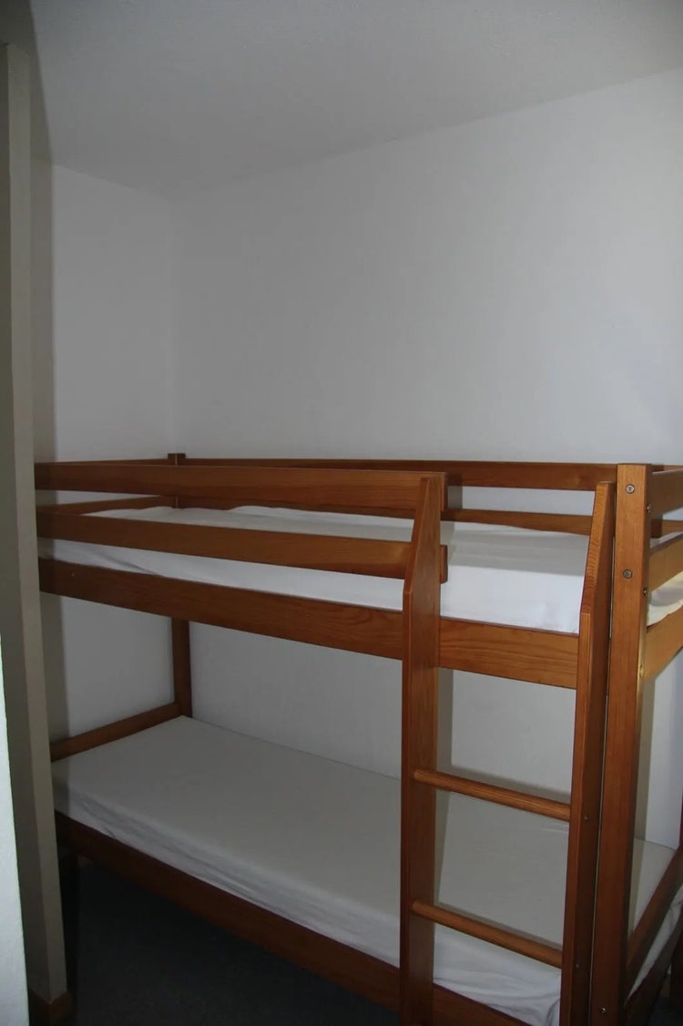 Le coin montagne avec les 2 lits superposés de notre appartement à Superdévoluy